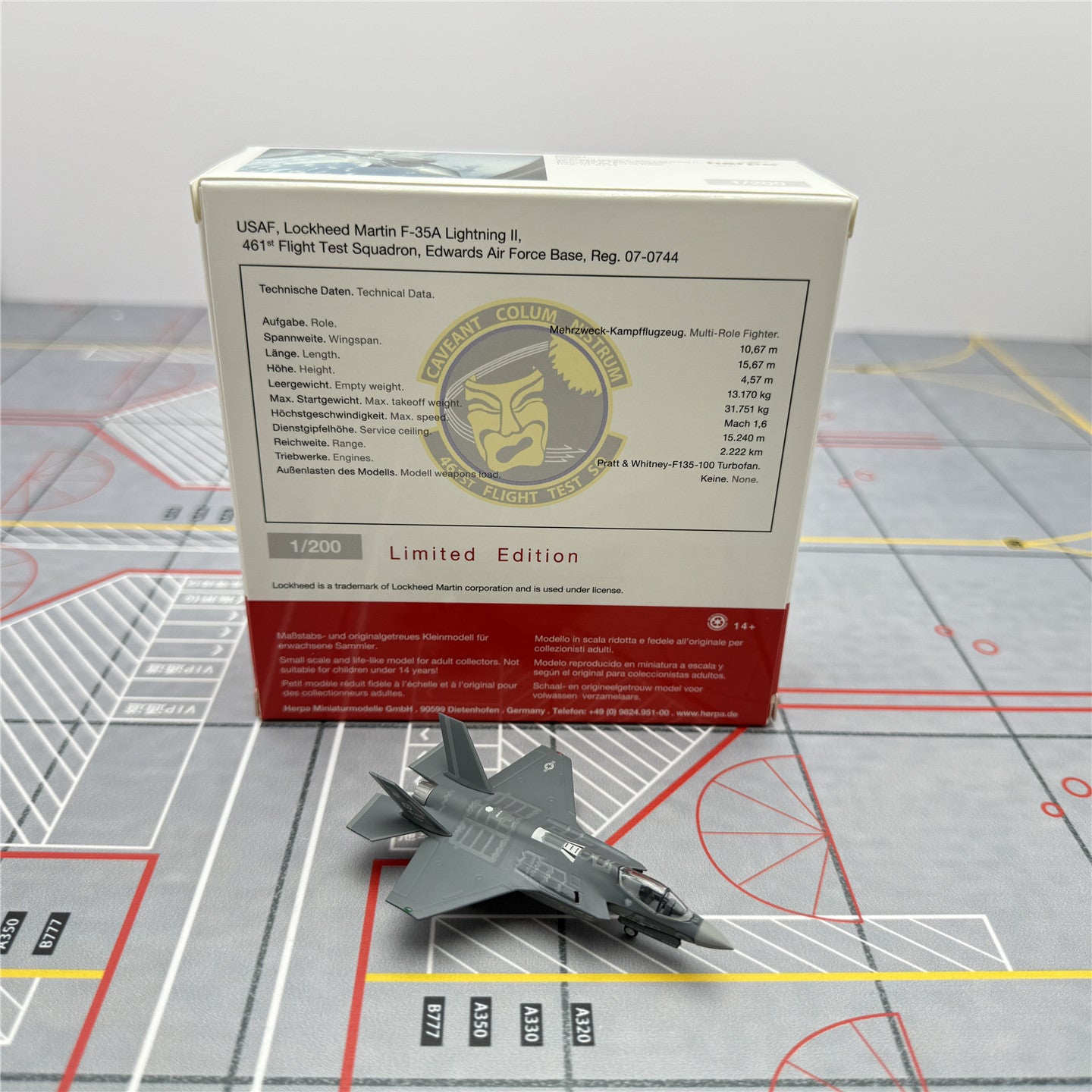 1/200 United States Air Force F-35A 07-0744 556521 - cover